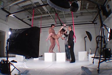 Asiatisches Fotomodel 22 Jahre wird von den Fotografen gefickt